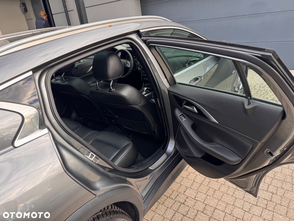 Infiniti QX30 2.0t Premium AWD 7DCT - 12