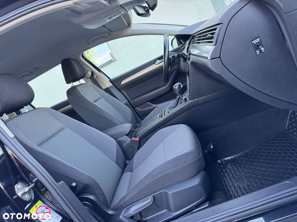 Volkswagen Passat Variant 2.0 TDI SCR DSG Elegance - 23