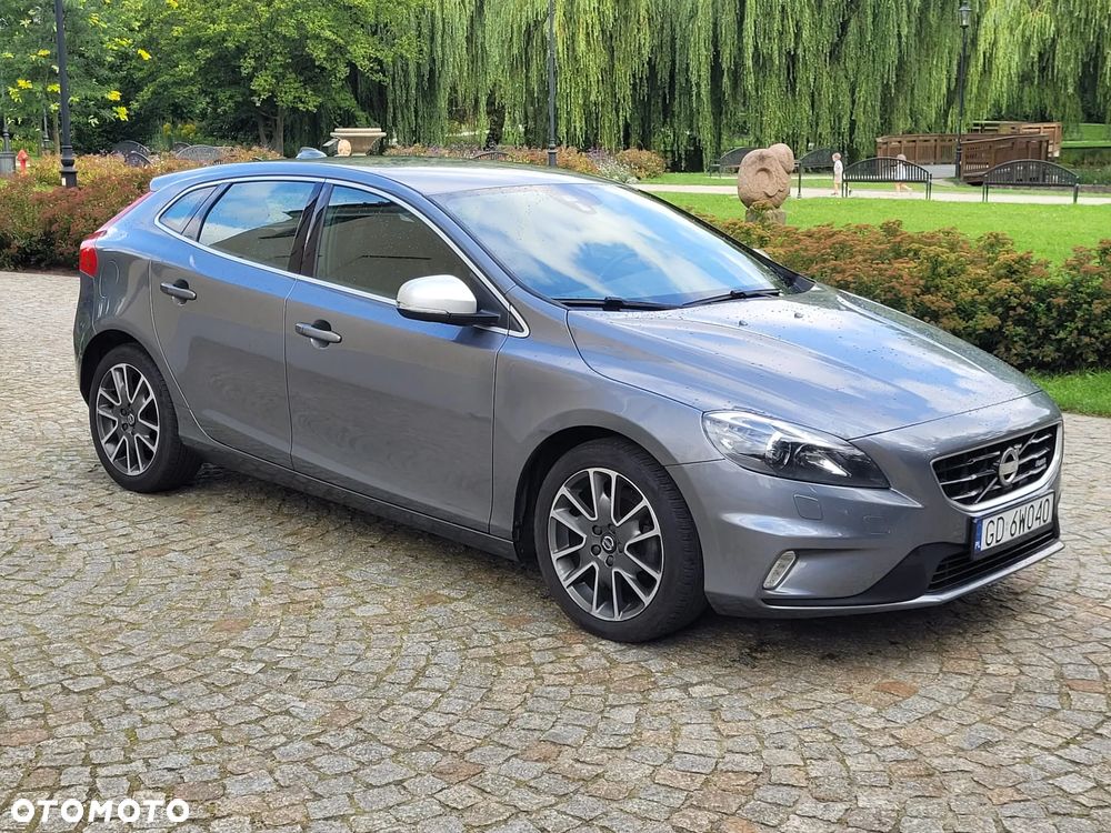Volvo V40 D2 Drive-E R-Design Momentum - 2