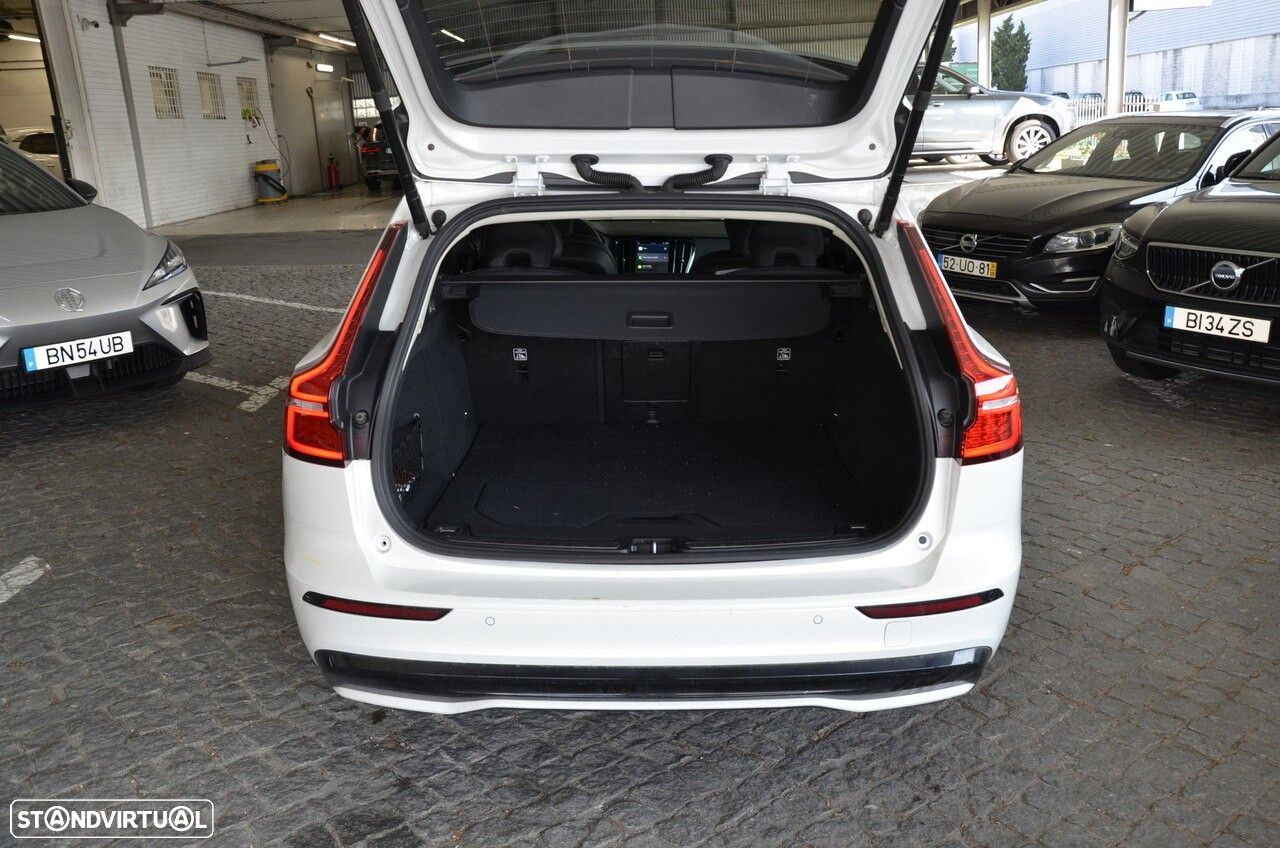 Volvo V60 2.0 T6 AWD TE Plus Dark - 23