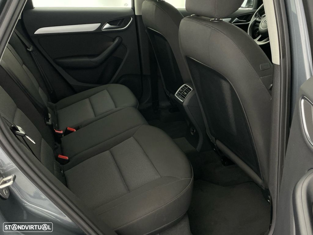 Audi Q3 1.4 TFSI CoD Sport - 25