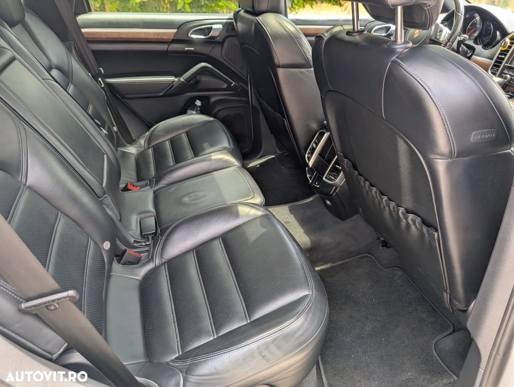 Porsche Cayenne Platinum Edition - 15