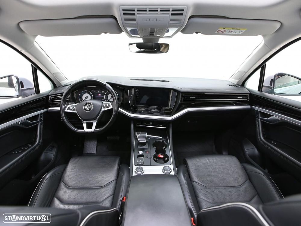VW Touareg 3.0 TDI V6 Elegance - 6