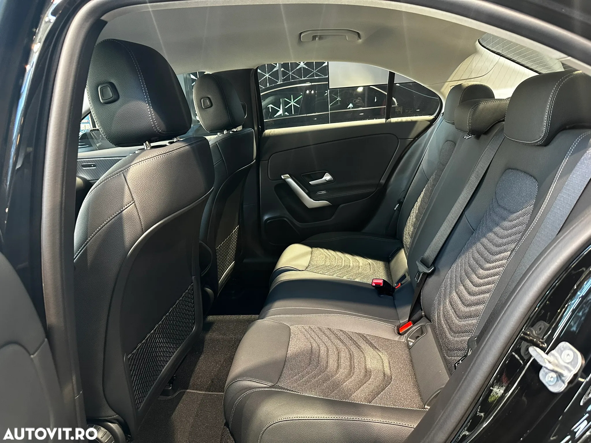 Mercedes-Benz A 180 MHEV 7G-DCT Sedan - 10