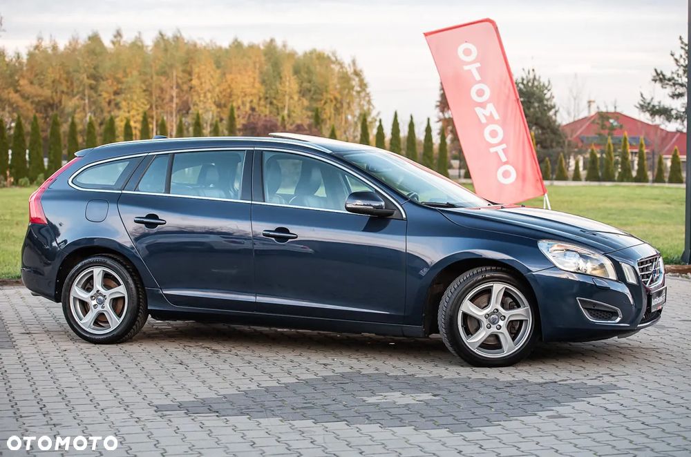 Volvo V60 D5 AWD Momentum - 12