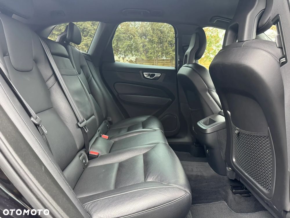 Volvo XC 60 D4 AWD Geartronic RDesign - 20