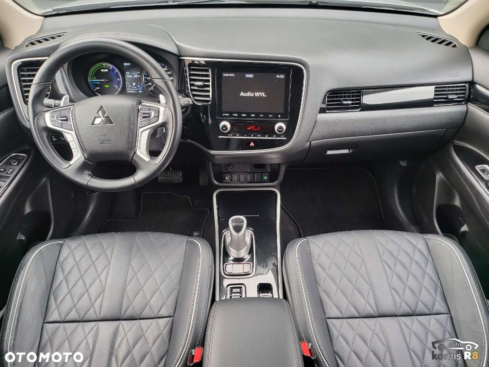 Mitsubishi Outlander - 23