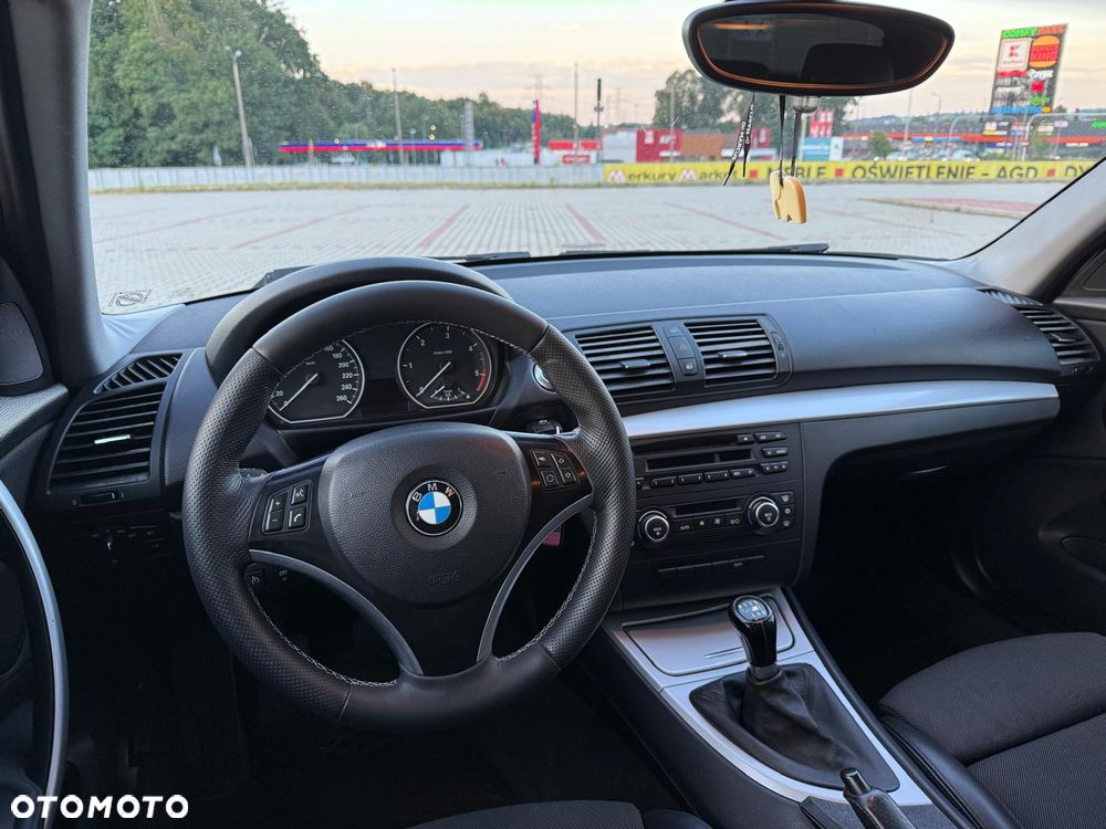 BMW Seria 1 120d DPF - 13