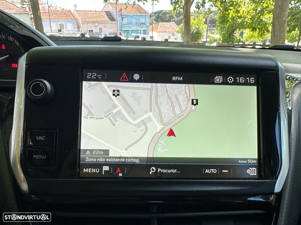 Peugeot 208 1.2 PureTech Signature - 38