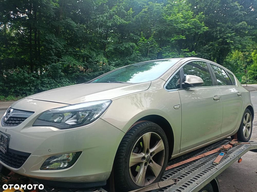 Opel Astra 1.6 150 Jahre - 11