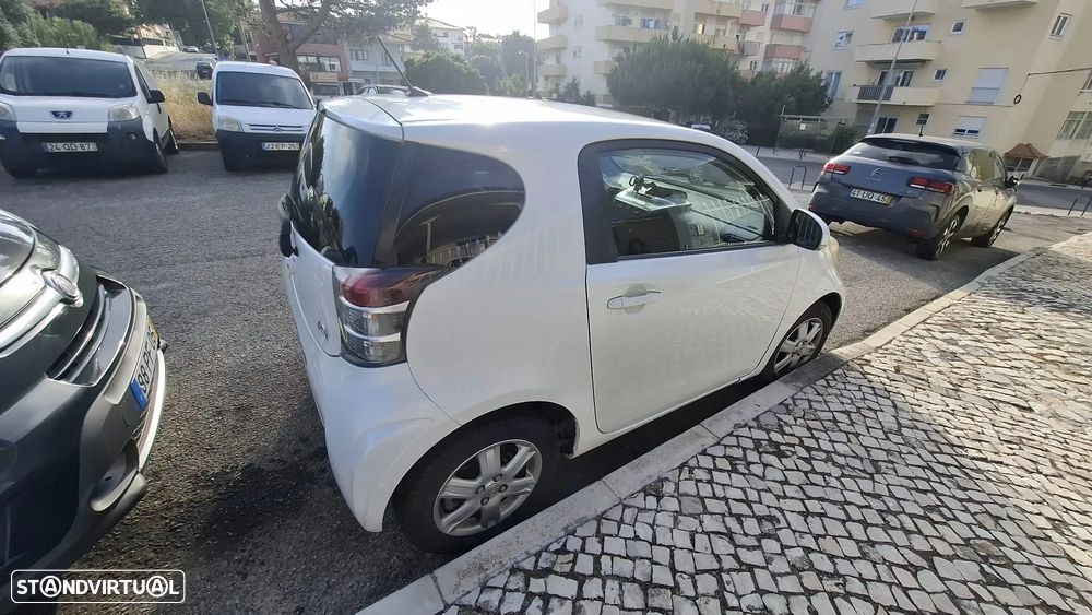 Toyota iQ 1.0 VVT-i - 7