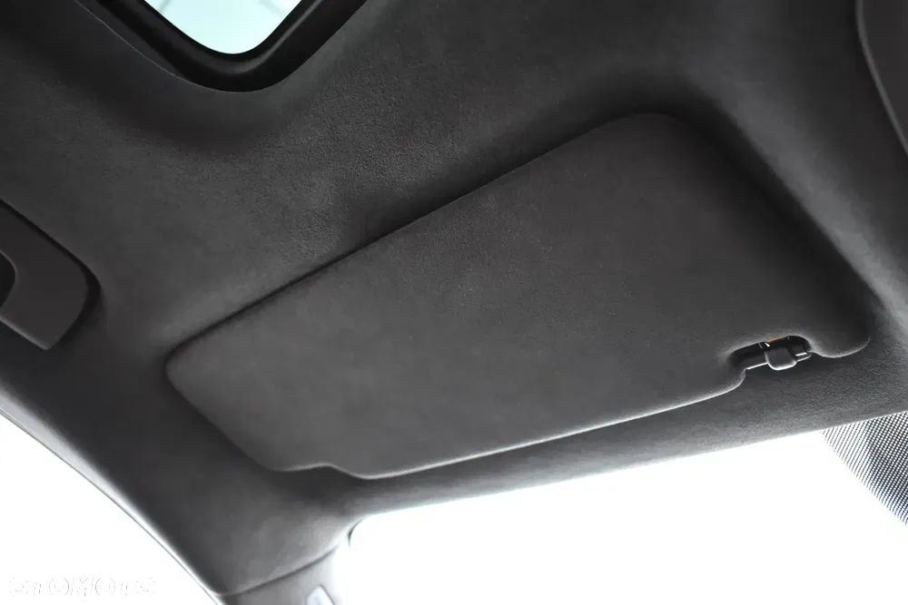 Porsche Macan Standard - 24