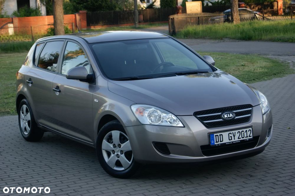 Kia Ceed 1.4 CVVT Attract - 6