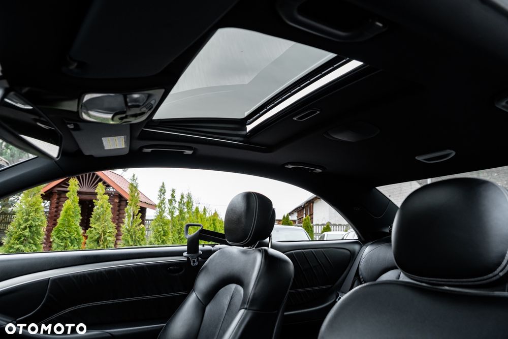 Mercedes-Benz CLK - 28