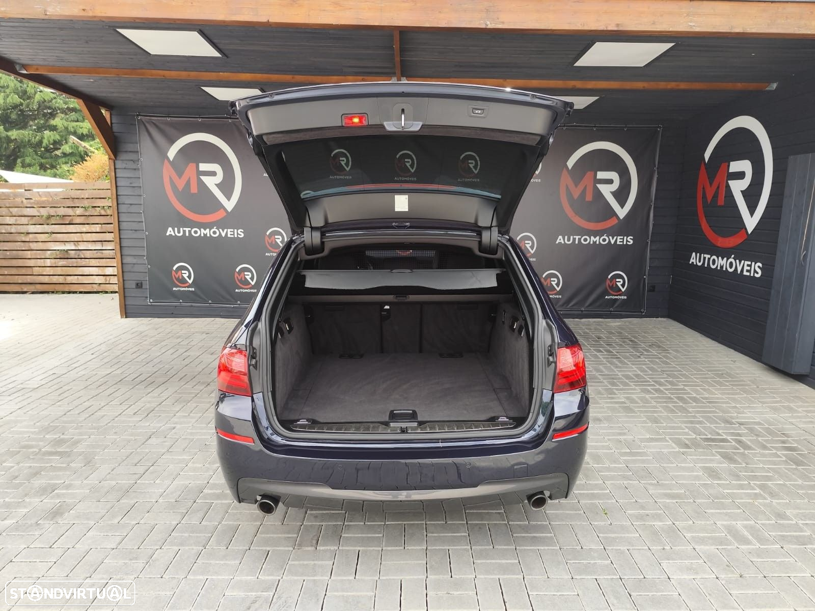 BMW 535 d xDrive Pack M Auto - 37