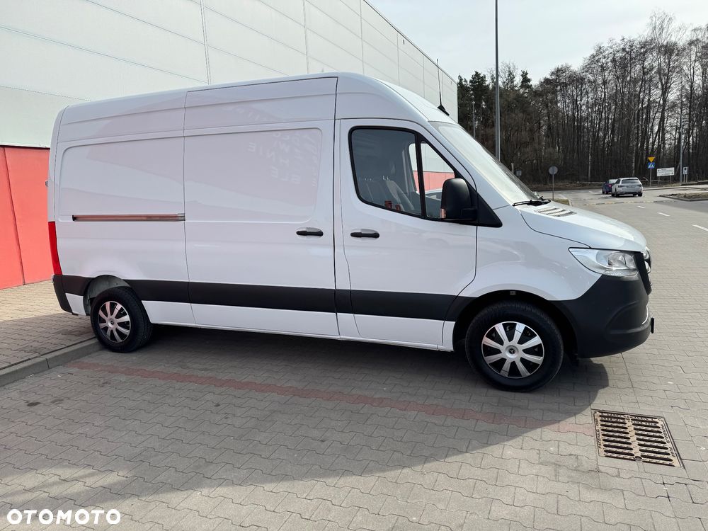 Mercedes-Benz Sprinter - 2