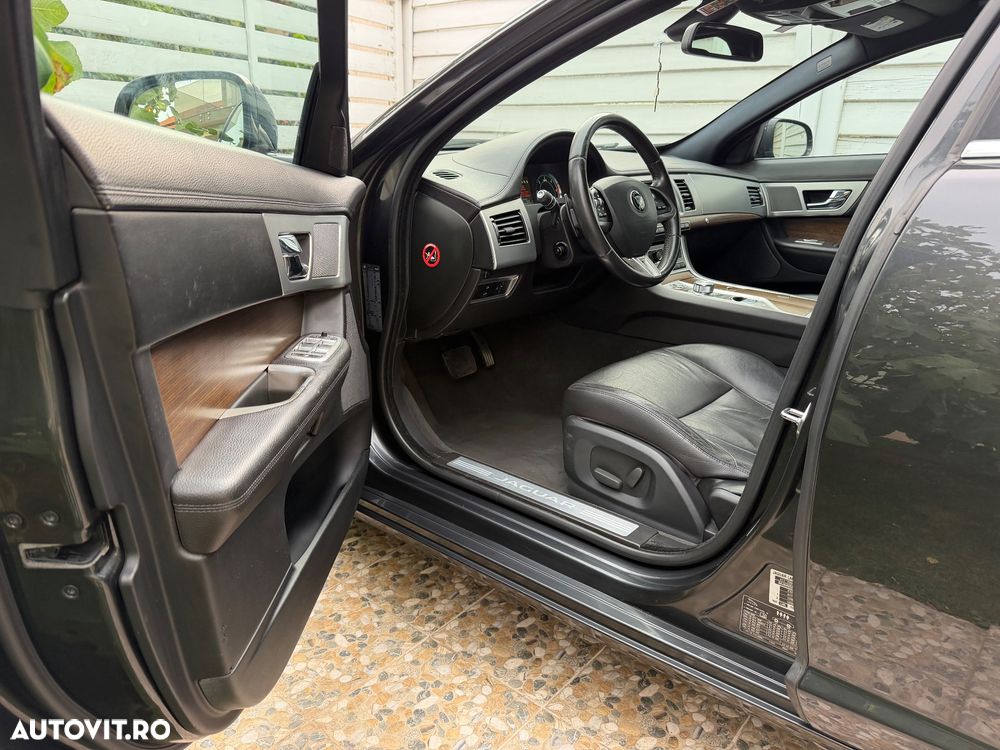 Jaguar XF - 4