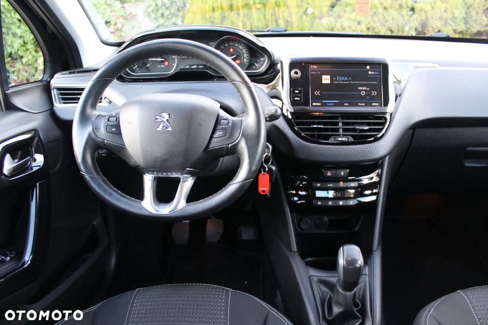 Peugeot 208 1.2 PureTech Allure - 18