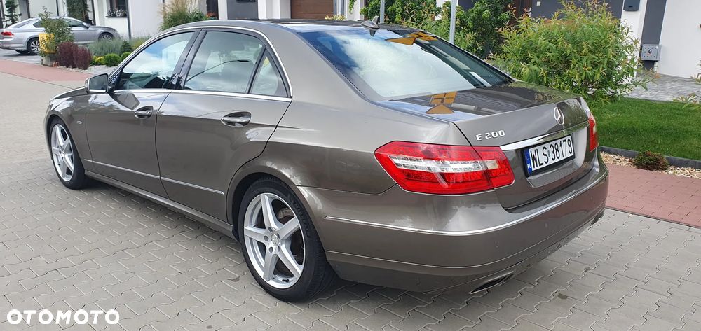 Mercedes-Benz E-Class 2012 photo 3