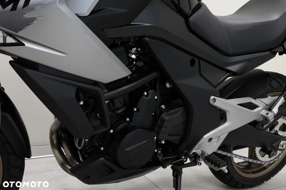 CFMoto 700MT - 27