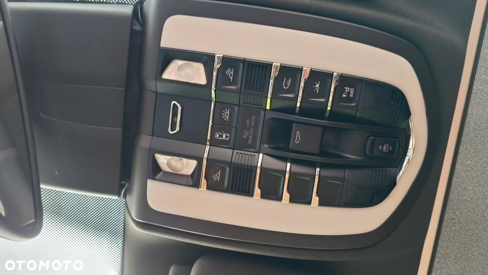 Porsche Cayenne Platinum Edition - 11