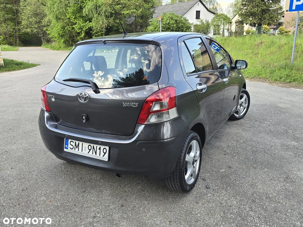 Toyota Yaris 1.33 Luna - 17