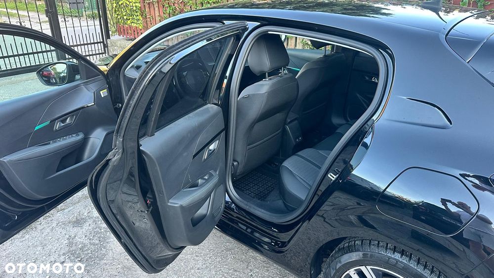 Peugeot 208 1.2 PureTech Active S&S EAT8 - 7