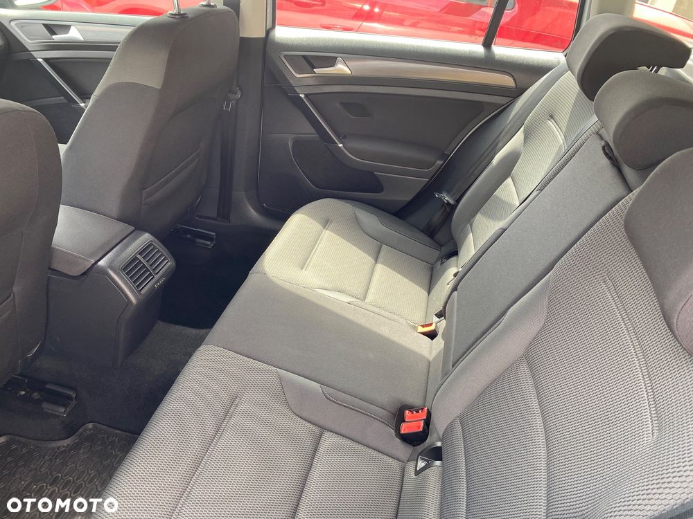 Volkswagen Golf 1.6 TDI BMT Comfortline - 23