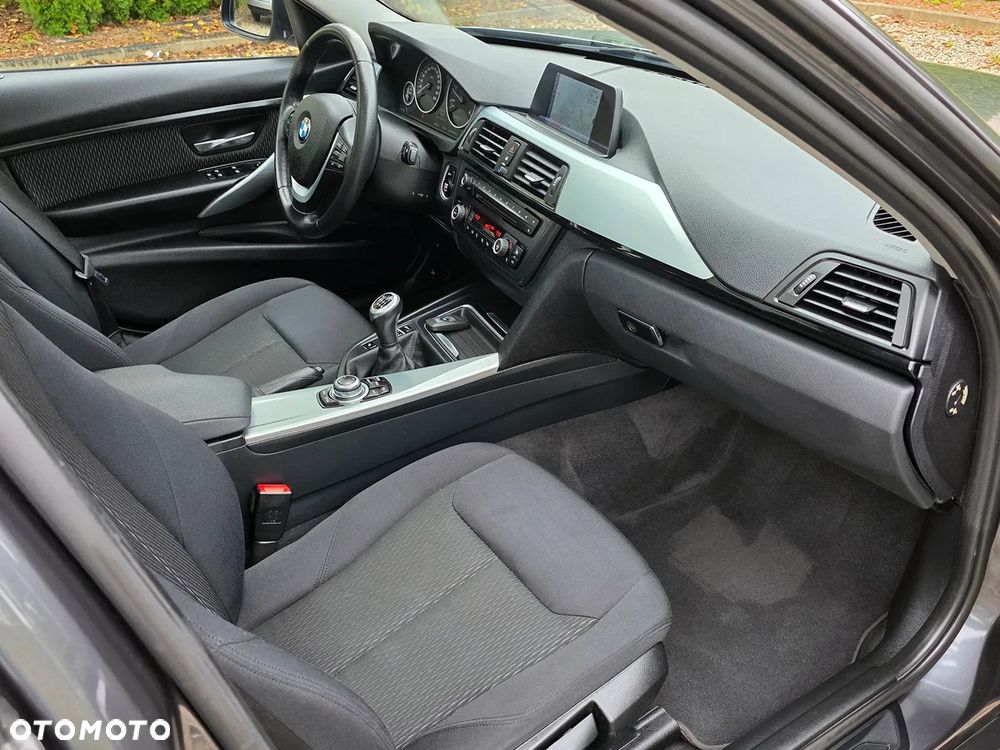 BMW Seria 3 - 26