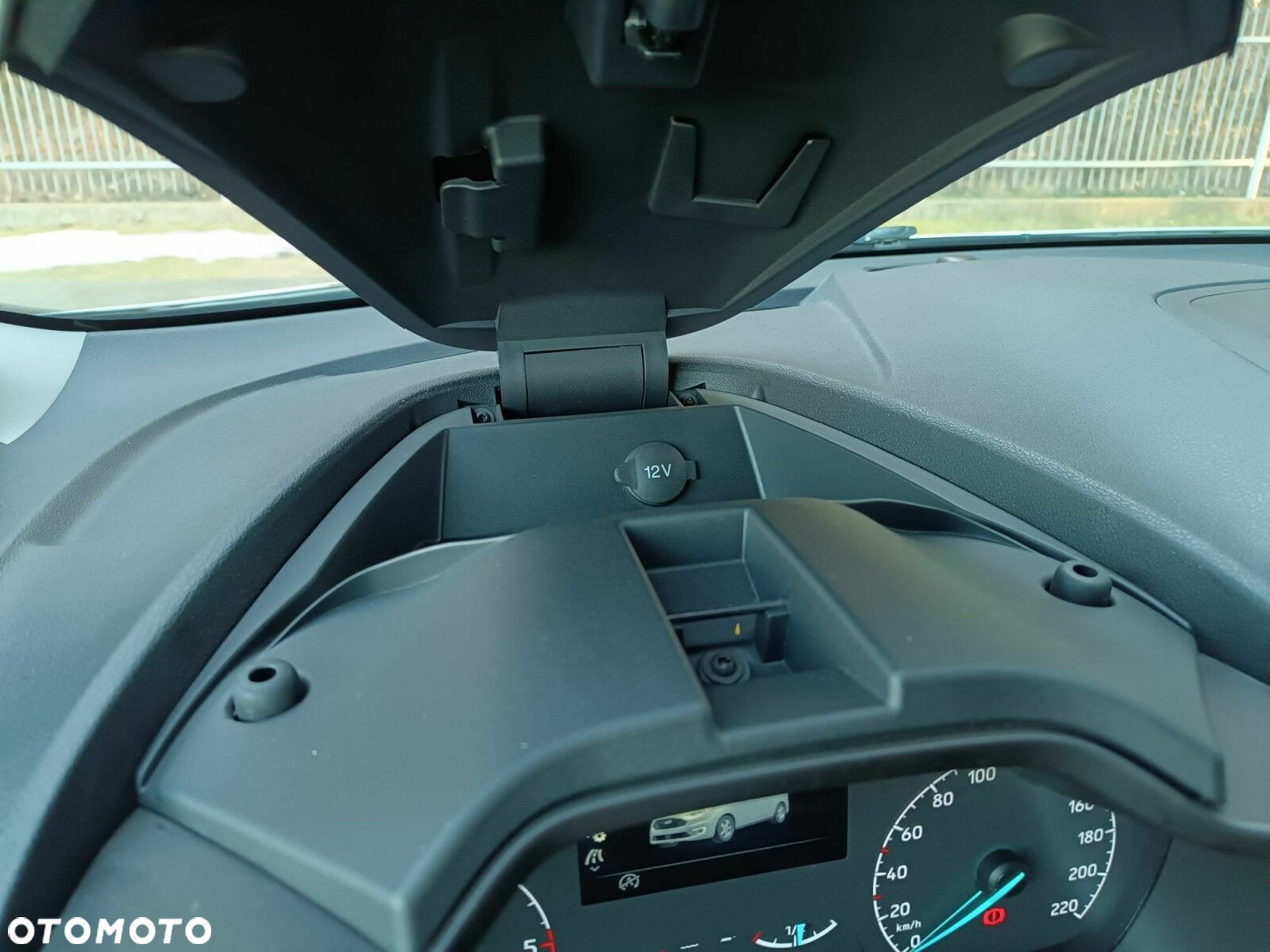 Ford Transit Connect - 23