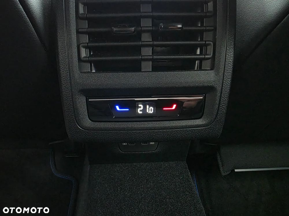 Volkswagen Golf 2.0 TSI OPF 4Motion DSG R Performance - 20