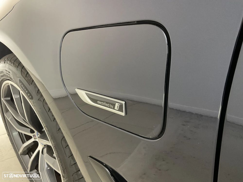 BMW 530 e Pack Desportivo M — fotografia 32