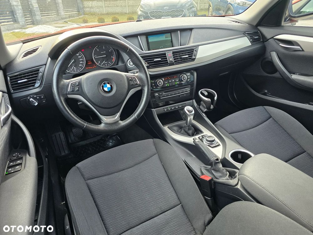 BMW X1 xDrive18d xLine - 28