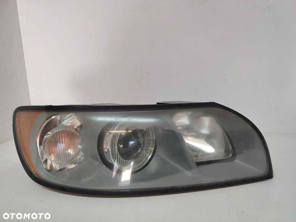 VOLVO V50 LAMPA PRZÓD PRZEDNIA PRAWA  EUROPA 30698886 - 1