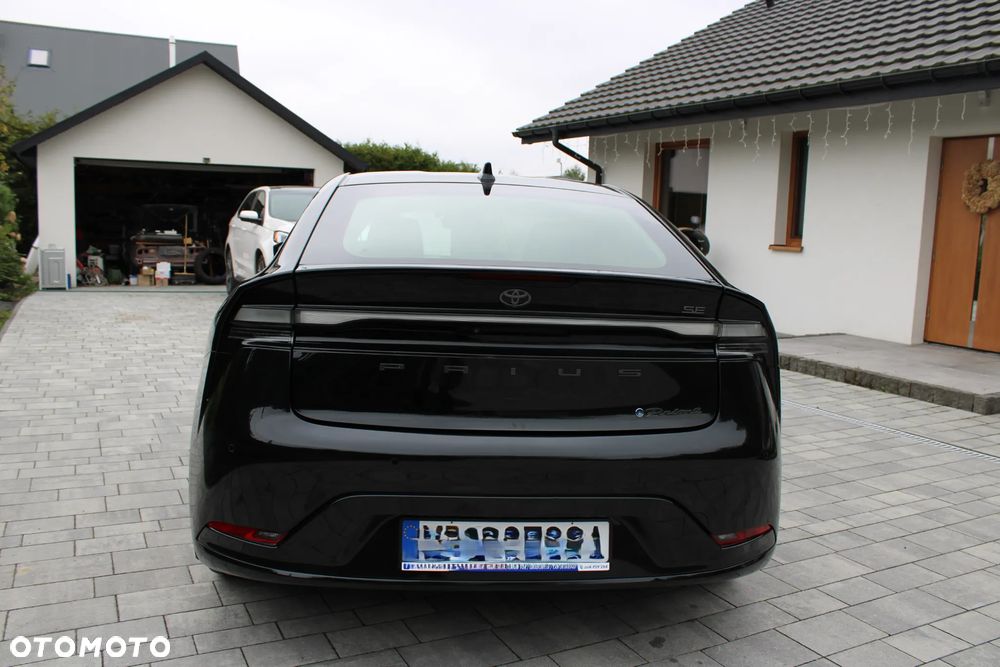 Toyota Prius Plug-in Hybrid - 7