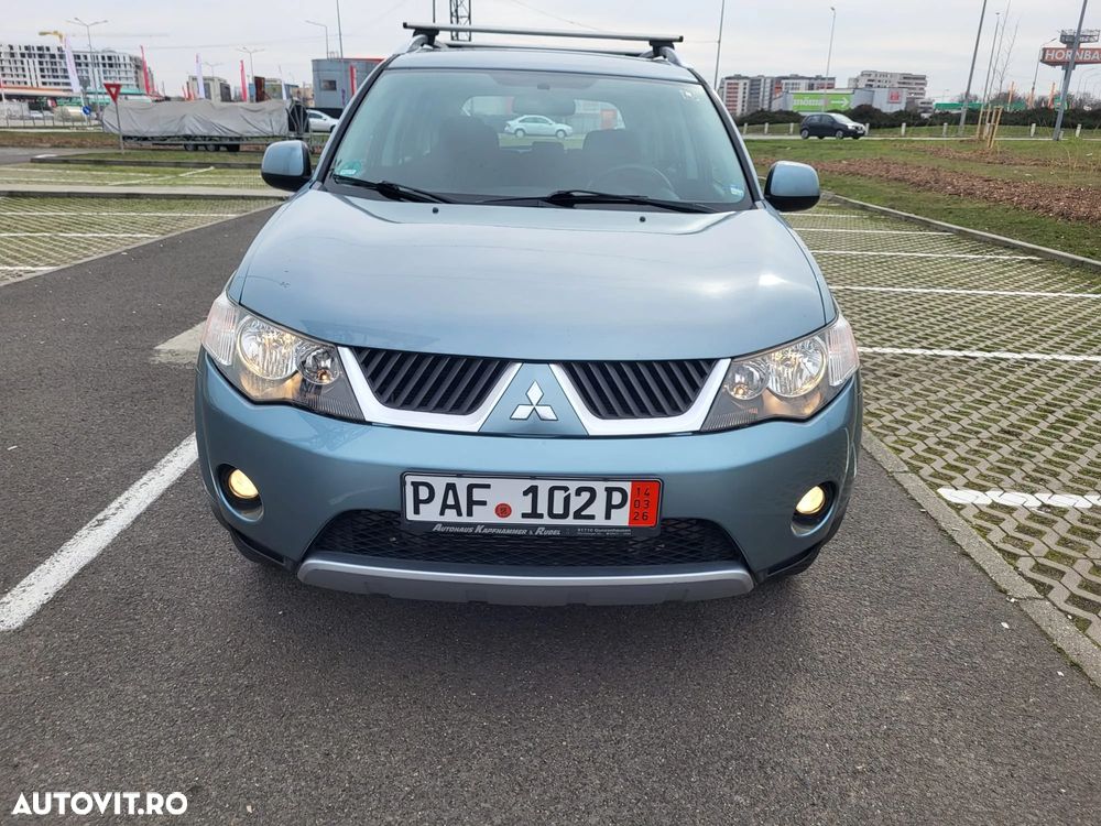 Mitsubishi Outlander - 11
