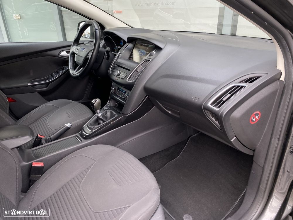 Ford Focus SW 1.0 SCTi Titanium - 11