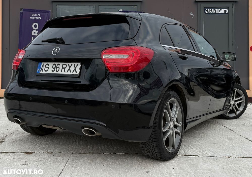 Mercedes-Benz A 220 d 4Matic 7G-DCT AMG Line - 10