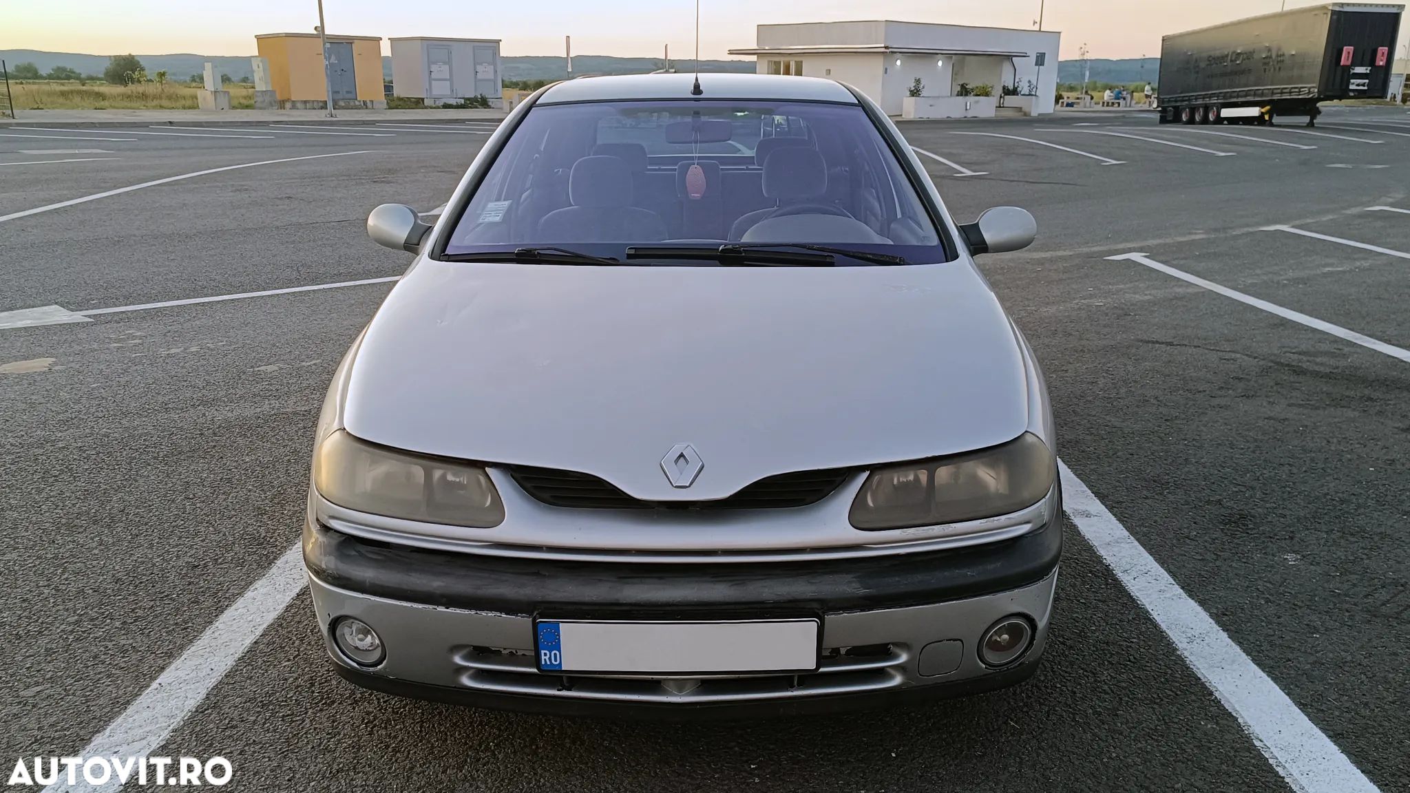 Renault Laguna - 1
