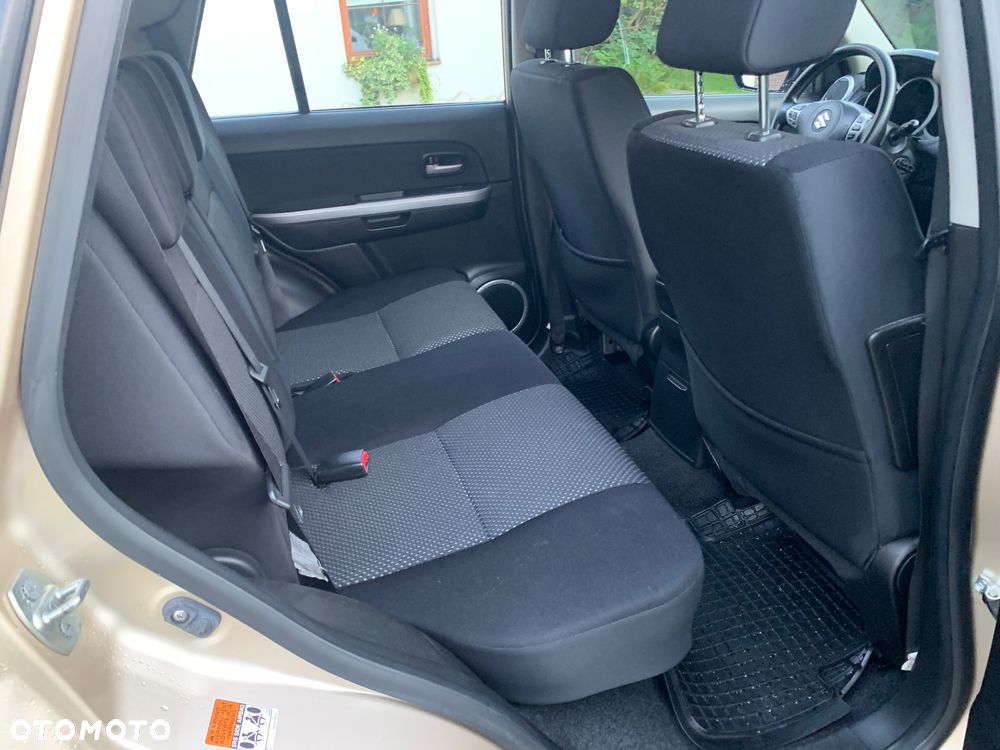 Suzuki Grand Vitara 1.9 DDiS - 12