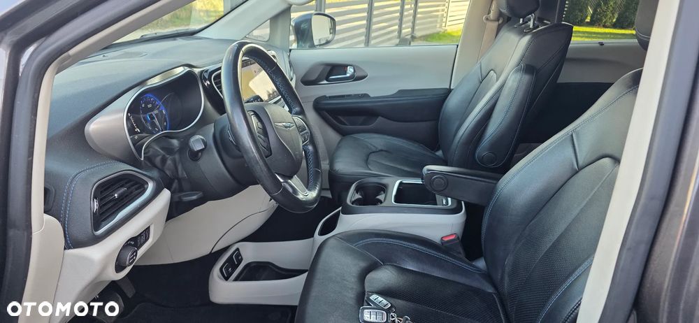 Chrysler Pacifica - 14