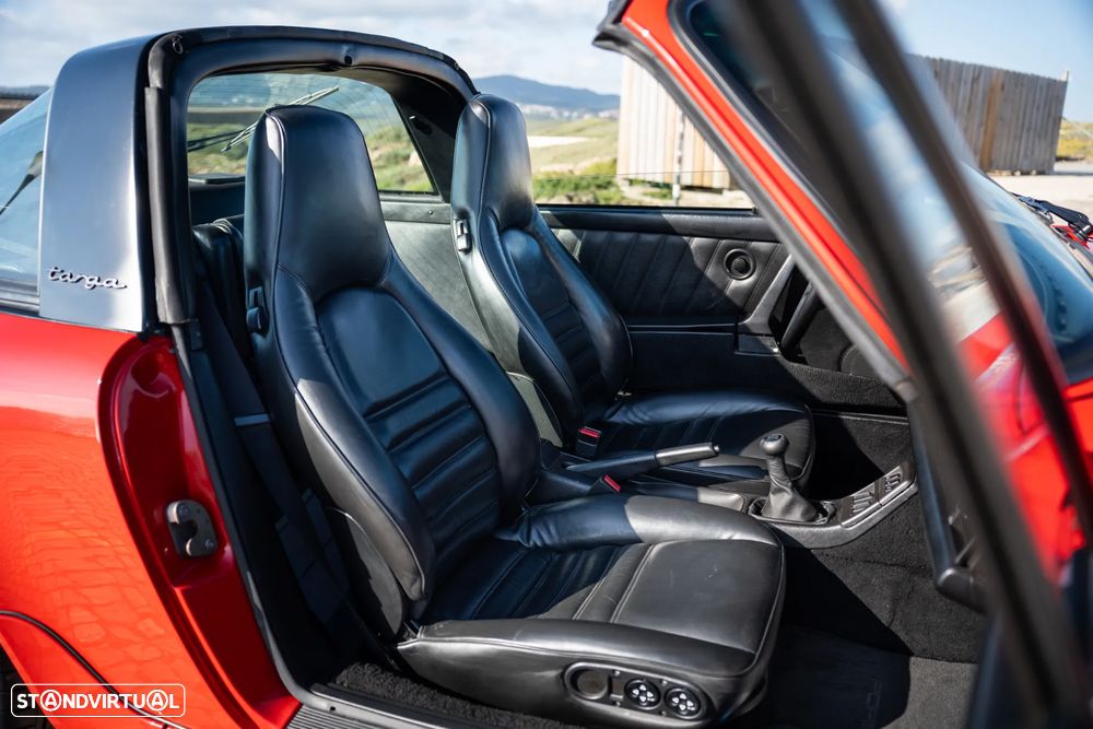 Porsche 911 (964) Targa 3.6 Carrera 4 - 18