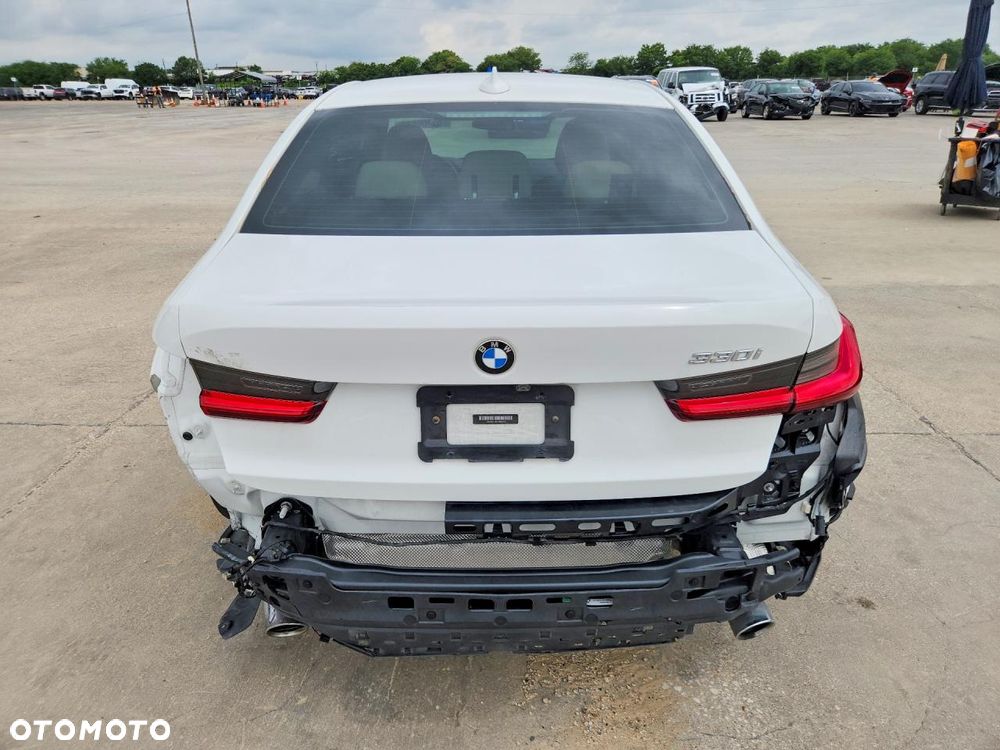 BMW Seria 3 330i - 7