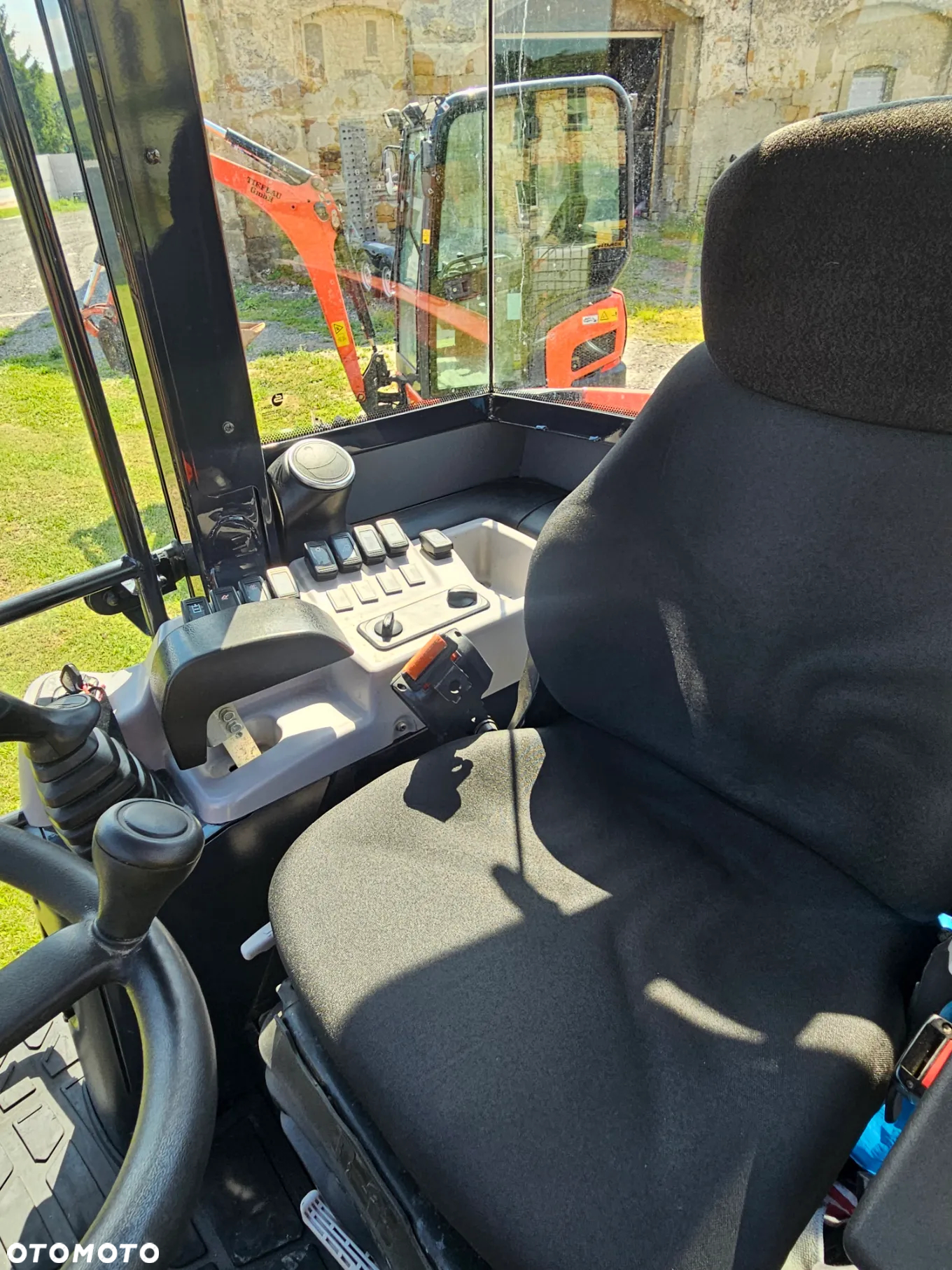 Kubota R070 R065 R060 - 11
