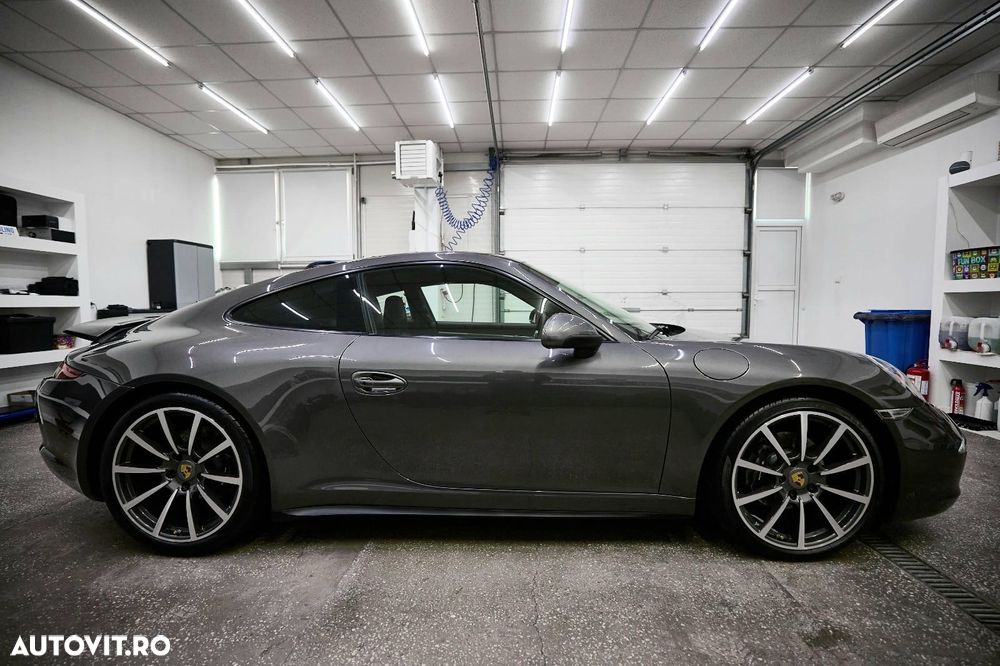 Porsche 911 Carrera 4 PDK - 10