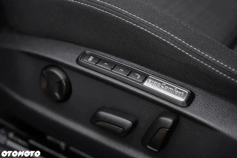 Volkswagen Passat - 20