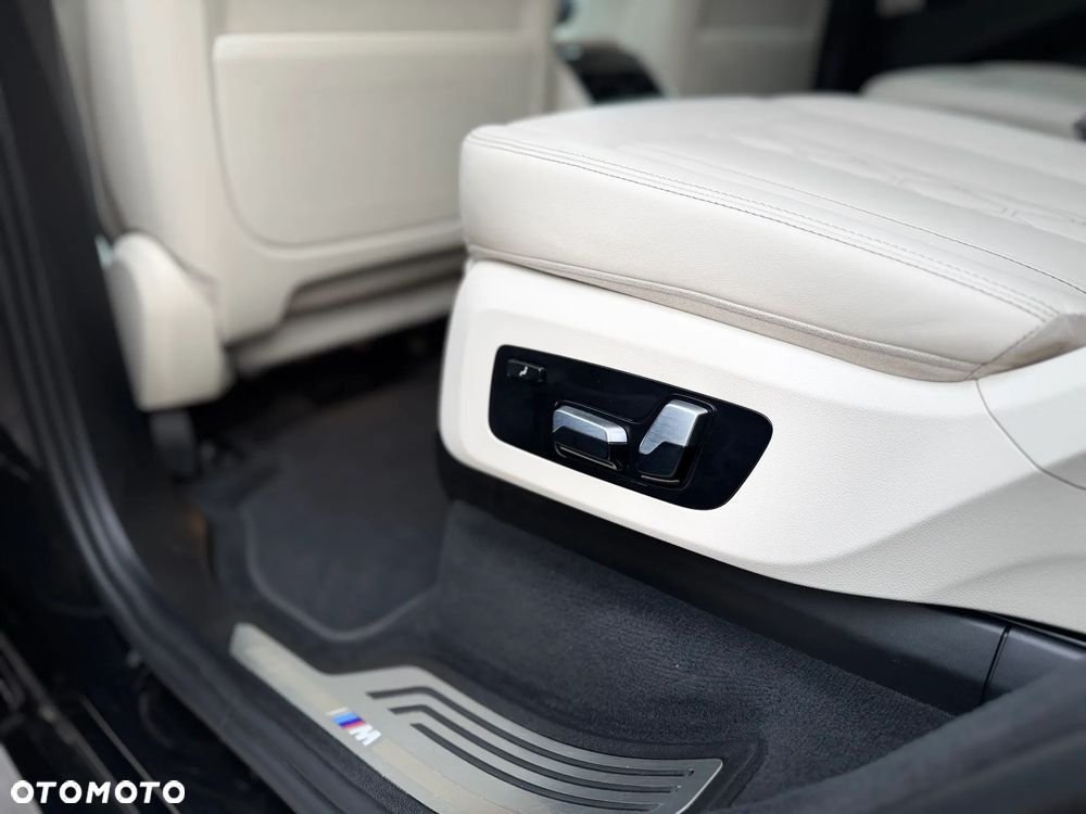 BMW X7 - 28