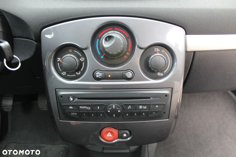 Renault Clio 1.2 16V TCE Alize - 24