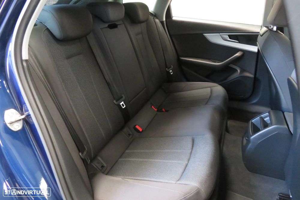 Audi A4 Avant 30 TDI Advanced S tronic - 23