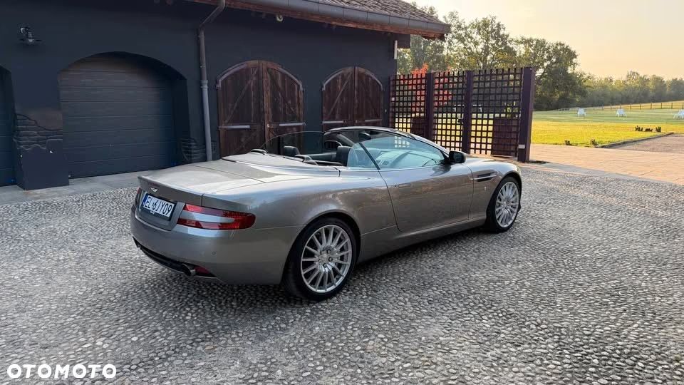 Aston Martin DB9 Standard - 6